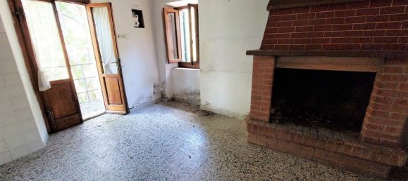 Дом с 4 комнатами в Ареццо, Италия № 195581 6