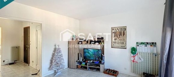 2 chambres Appartement à Châteauroux, France No. 302869 2