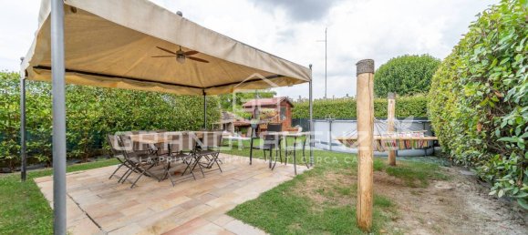 6 bedrooms House in Torrile, Italy No. 327500 19