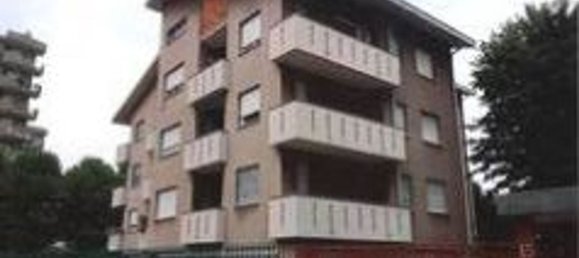 4-salle Appartement à Cormano, Italy No. 149169 2