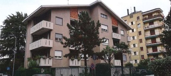 4-salle Appartement à Cormano, Italy No. 149169 13