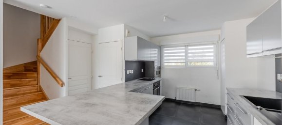 3 bedrooms Duplex in Meyzieu, France No. 339236 3