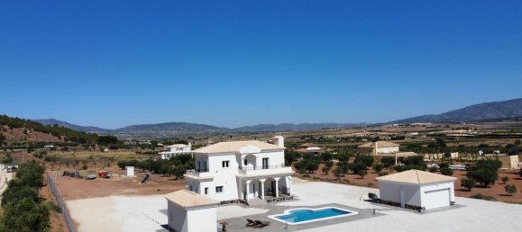 4 bedrooms Villa in Pinoso, Spain No. 11720 6