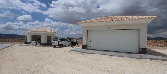 4 bedrooms Villa in Pinoso, Spain No. 11720 11