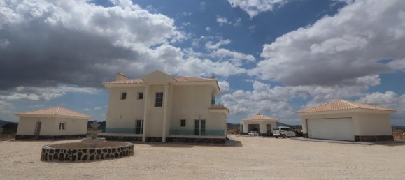 4 bedrooms Villa in Pinoso, Spain No. 11720 10