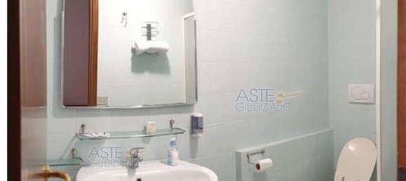 5 rooms Apartment in Rome, Italy No. 290143 40