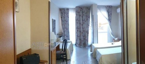 5 rooms Apartment in Rome, Italy No. 290143 11
