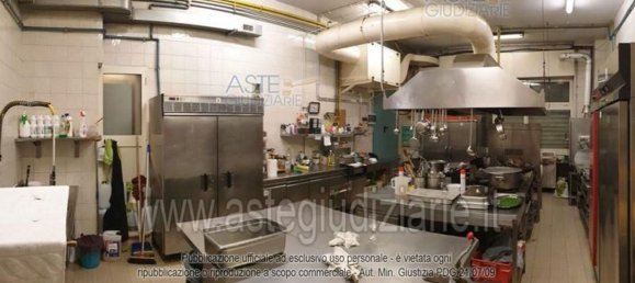 5 rooms Apartment in Rome, Italy No. 290143 26