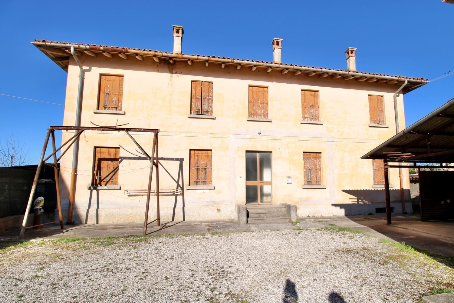 Дом с 4 комнатами в Удине, Италия № 85544