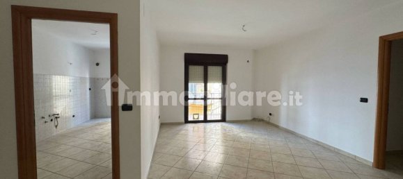 Квартира с 3 спальнями в Ламеция Терме, Италия № 153115 5