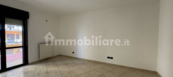 Квартира с 3 спальнями в Ламеция Терме, Италия № 153115 8