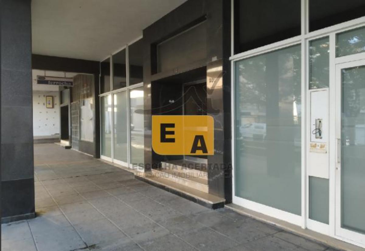  محل تجاري في Porto, Portugal 336متر مربع رقم 8250