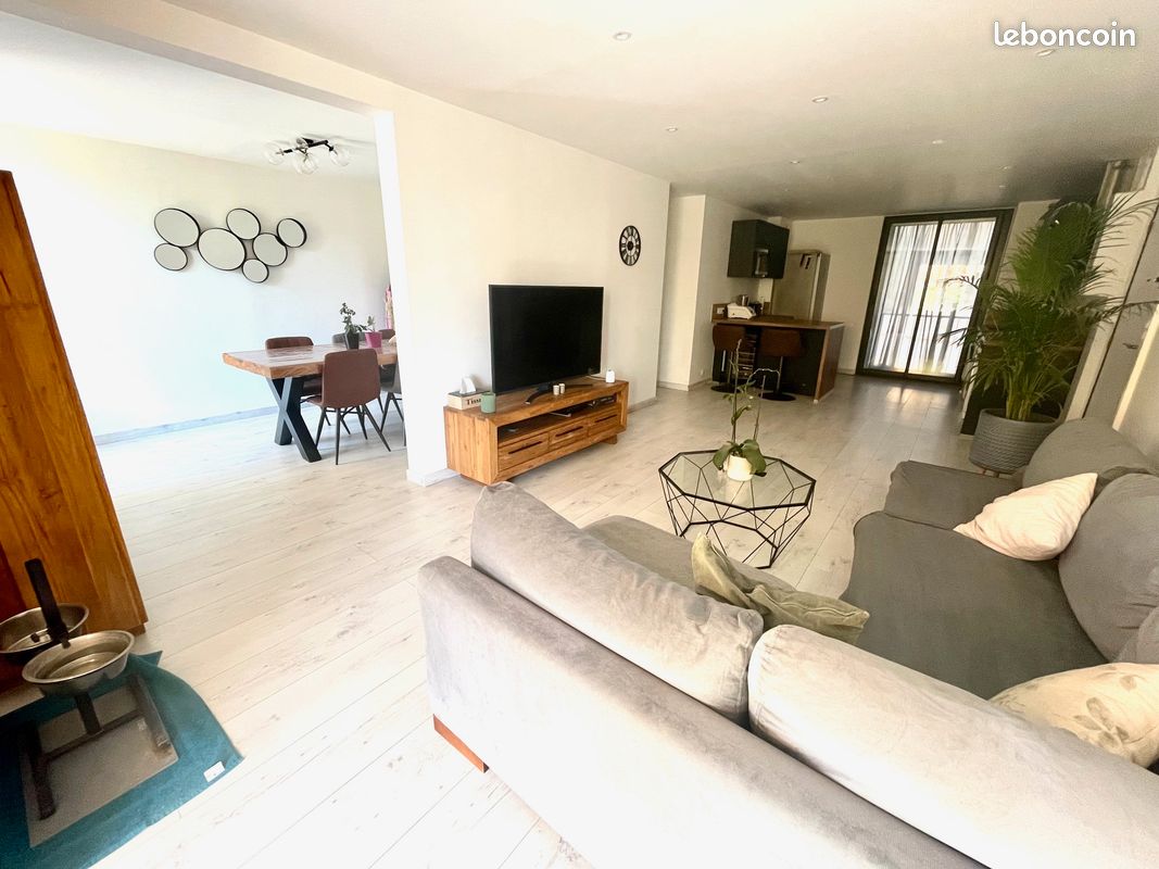 3 bedrooms Apartment in La Valette-du-Var, France No. 339816