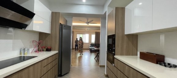 4 bedrooms Apartment in Tay Ho, Vietnam No. 19389 3