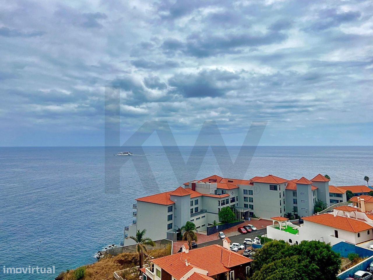 Apartamento de 1 dormitorio en Canico, Portugal No. 214048