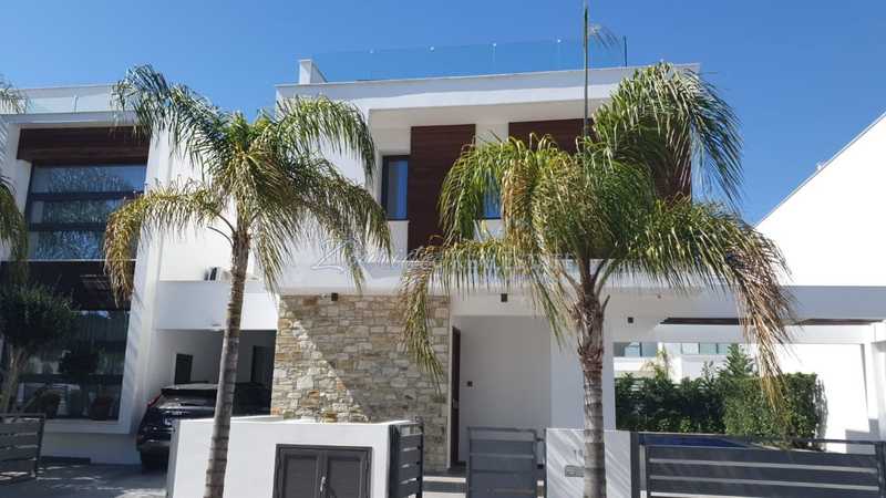 3 bedrooms Commercial property in Oroklini, Cyprus No. 81261