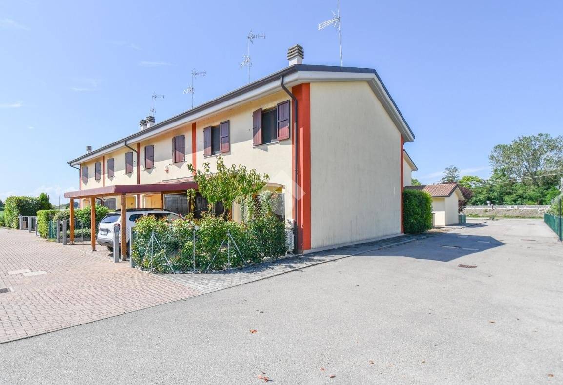 3 bedrooms House in Poggio Renatico, Italy No. 326894