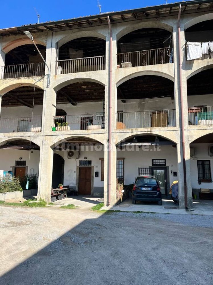 1 bedroom Apartment in Monguzzo, Italy No. 144244