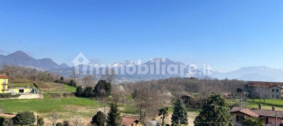 1 bedroom Apartment in Monguzzo, Italy No. 144244 6