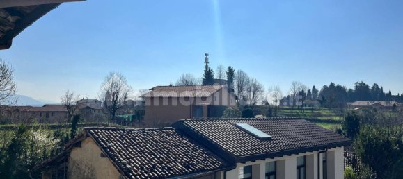 1 bedroom Apartment in Monguzzo, Italy No. 144244 2