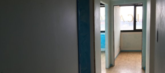 Propiedad comercial de 2 habitaciónes en Due Carrare, Italy No. 68663 7