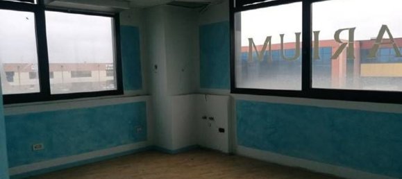 Propiedad comercial de 2 habitaciónes en Due Carrare, Italy No. 68663 5