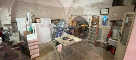 Склад с 1 комнатой в Барлетта, Италия № 18866 4