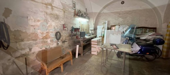 Склад с 1 комнатой в Барлетта, Италия № 18866 3