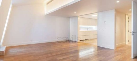 3 غرف نوم منزل ذو طابقين في Lisbon, Portugal رقم 111246 3