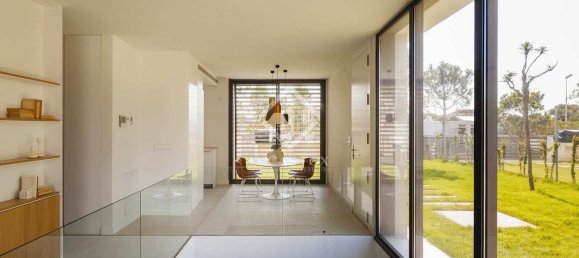 5 bedrooms House in Gava, Spain No. 25819 3