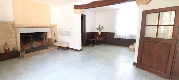 6 bedrooms House in Prouilly, France No. 69596 4