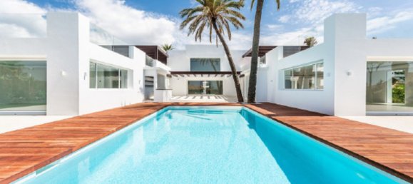 7 bedrooms Villa in Marbella, Spain No. 2461 2