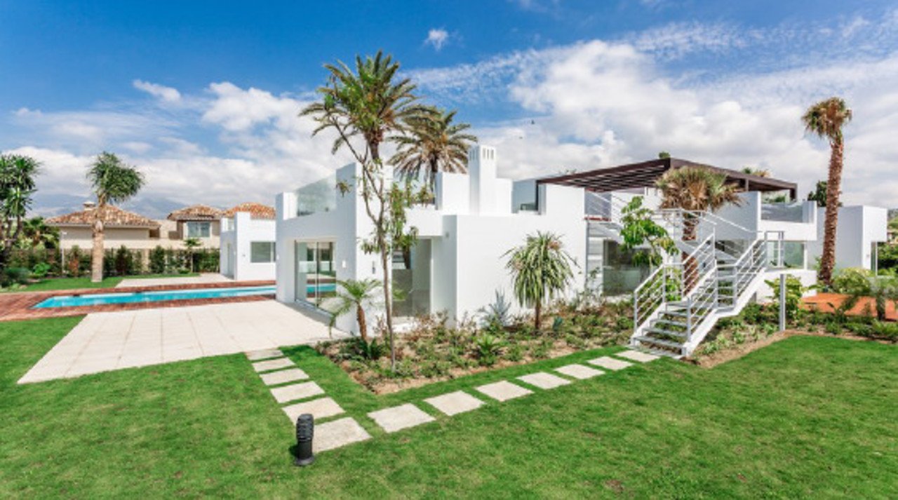7 bedrooms Villa in Marbella, Spain No. 2461