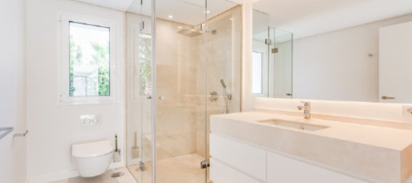 7 bedrooms Villa in Marbella, Spain No. 2461 10