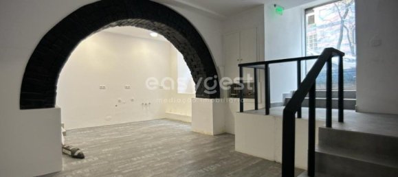 80m² Commercial property in Lisbon, Portugal No. 147235 8