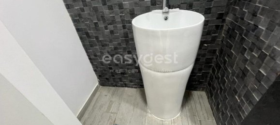 80m² Commercial property in Lisbon, Portugal No. 147235 5