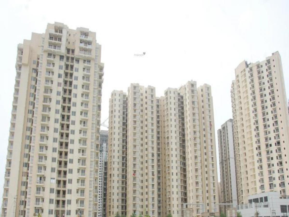 2 bedrooms House in Noida, India No. 24562