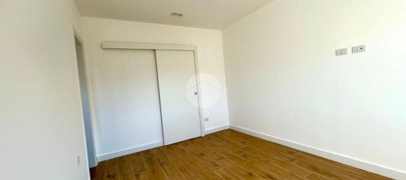 4 bedrooms Apartment in Naples, Italy No. 326323 18