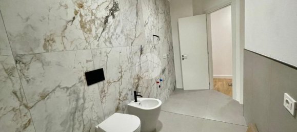 4 bedrooms Apartment in Naples, Italy No. 326323 16