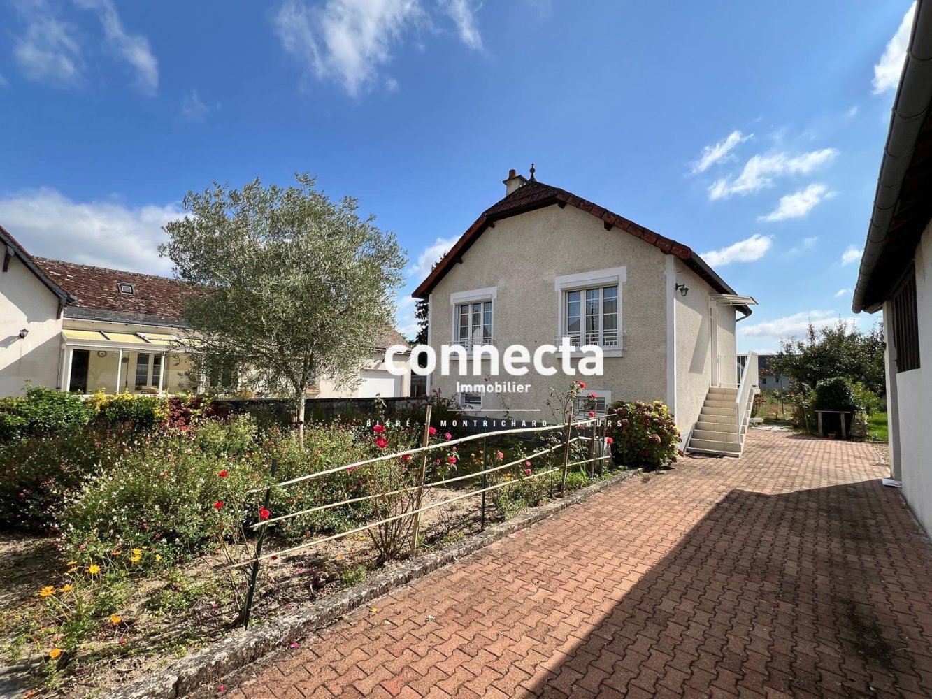 Casa de 2 dormitorios en Blere, France No. 209970