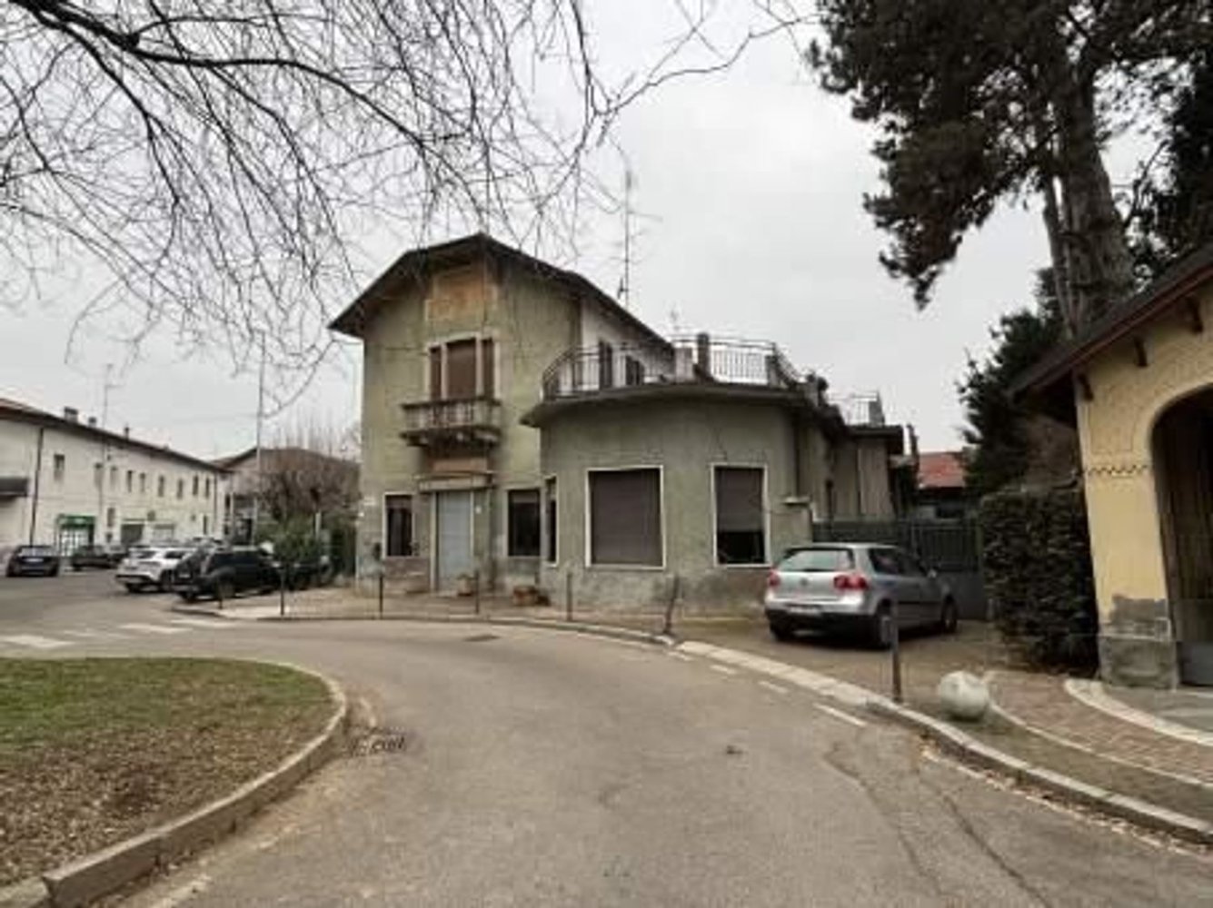Gewerbliche Immobilie in Solbiate Arno, Italy 693m², Nr. 98225