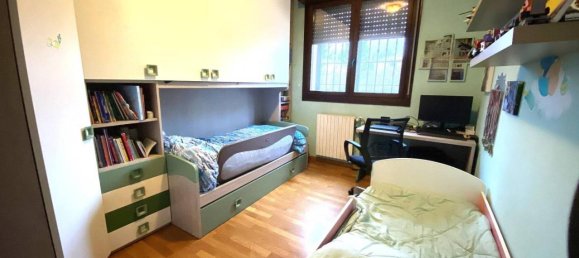 3-salle Appartement à San Giovanni in Persiceto, Italy No. 36893 2