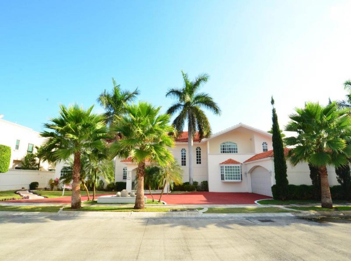 4 bedrooms House in Mexico No. 188679