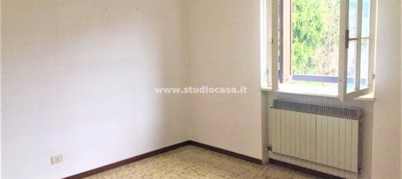 3 rooms Apartment in Zogno, Italy No. 81592 5