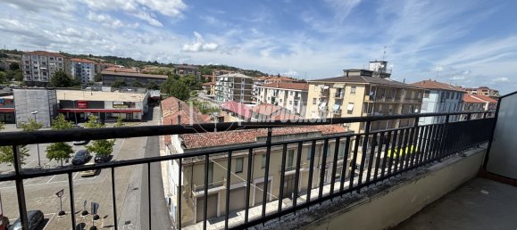 3-salle Appartement à Casale Monferrato, Italy No. 275013 14