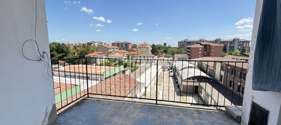 3-salle Appartement à Casale Monferrato, Italy No. 275013 5