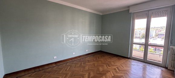 3-salle Appartement à Casale Monferrato, Italy No. 275013 2