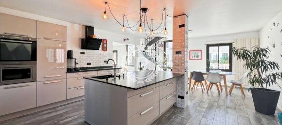 5 bedrooms House in Eaubonne, France No. 120753 3