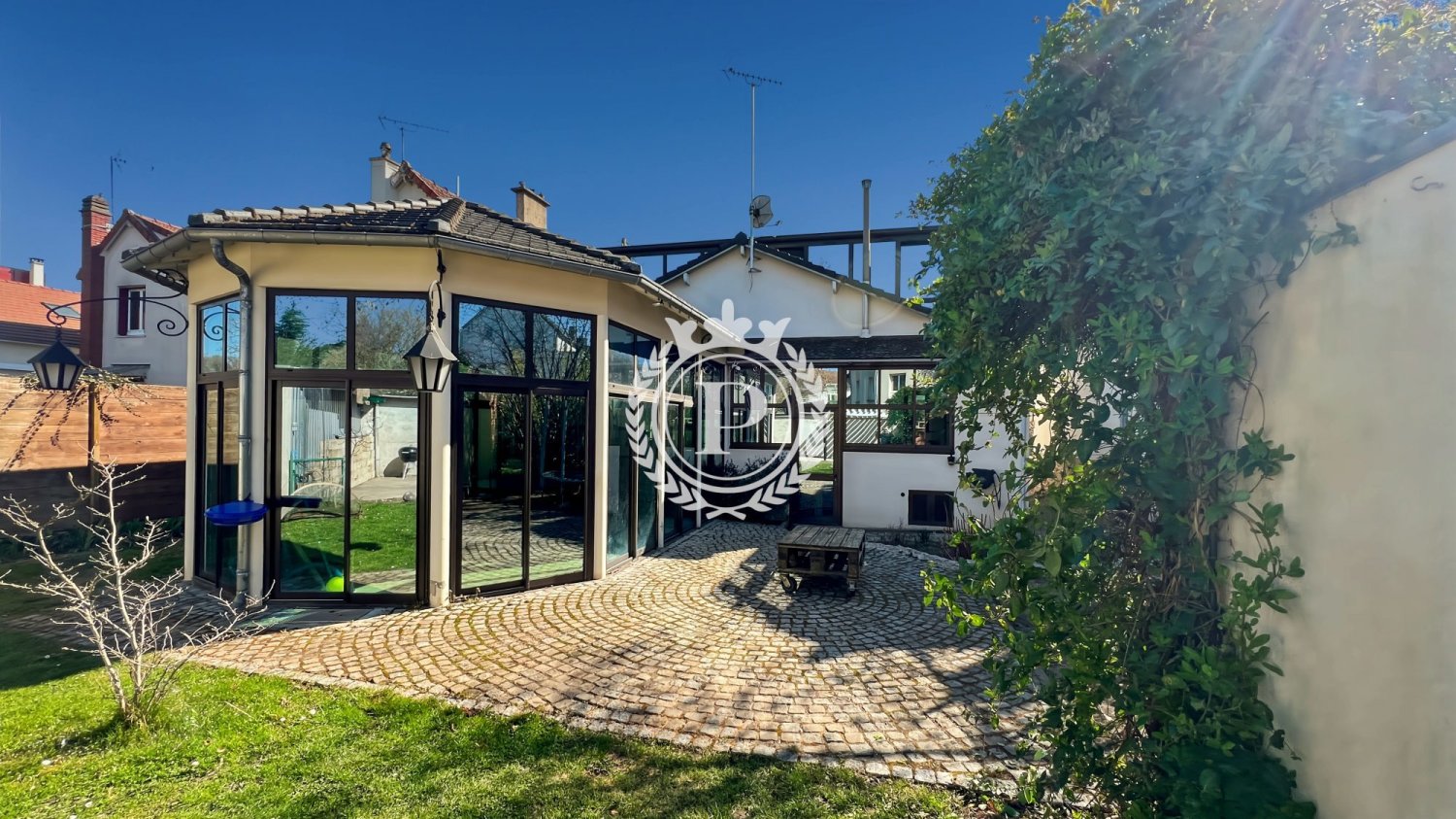 5 bedrooms House in Eaubonne, France No. 120753