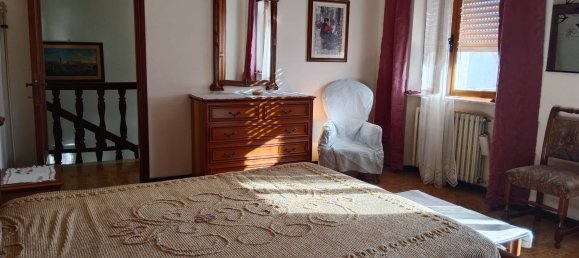 4 bedrooms House in Ziano Piacentino, Italy No. 313052 3